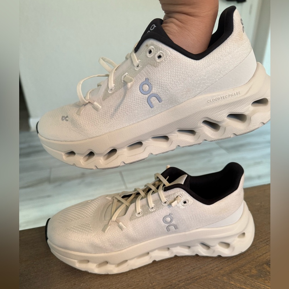 On Running Cloudtilt Phase Women’s Sneakers - Size US 7 (EU 38, UK 5, JP 24)